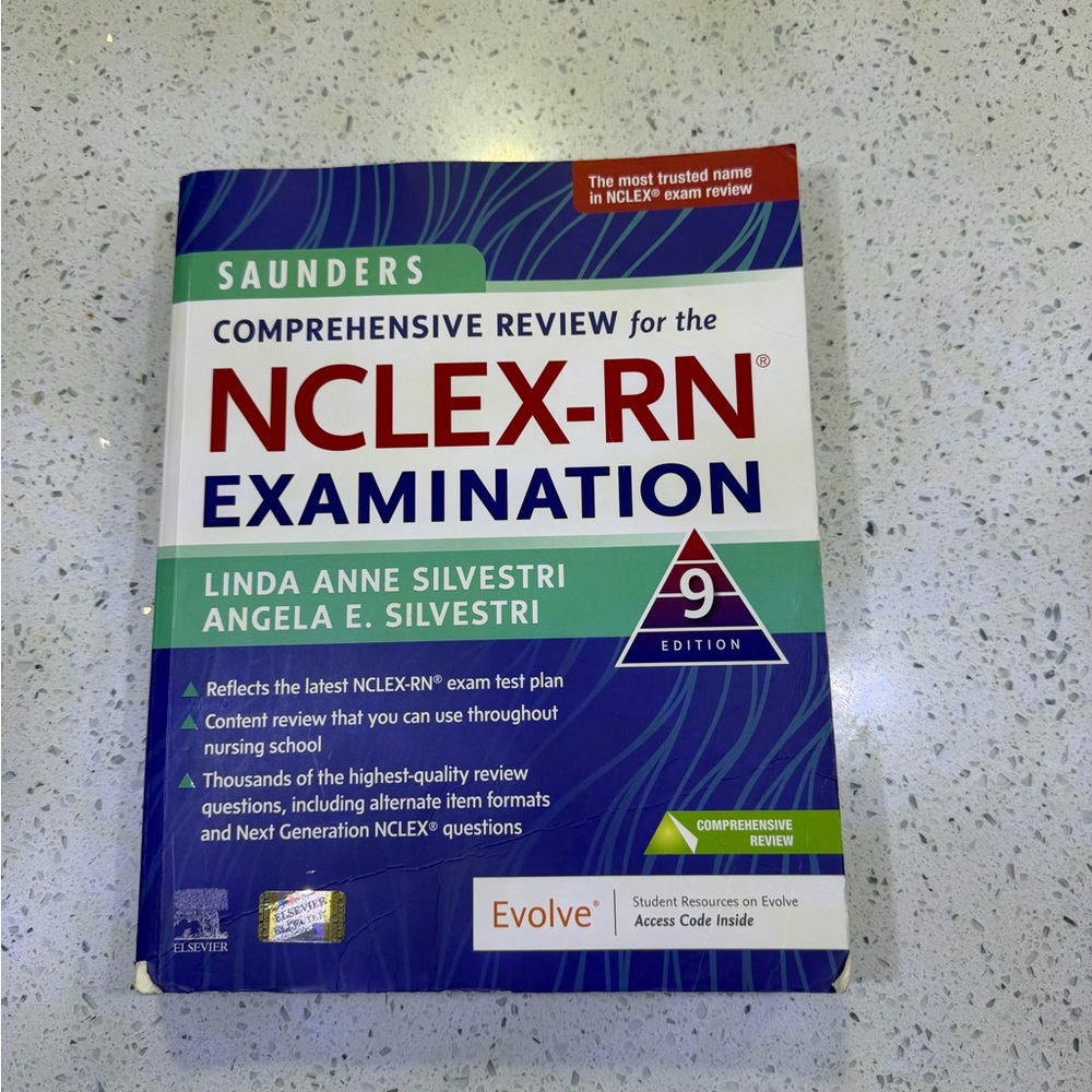 Saunders NCLEX - RN 9 th Edition Review Book with access code
